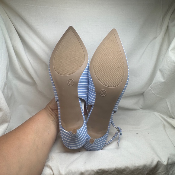 A New Day Kitten Heels Womens Size 9.5 Blue White Striped Back Strap Pump - Picture 7 of 8